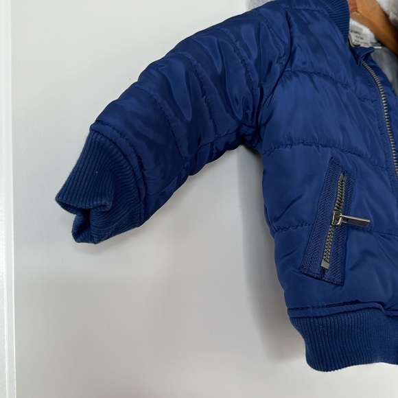 Infant CalvinKlein Jacket size 6/9M Navy Blue with Gray hoodie has pockets - Picture 3 of 11